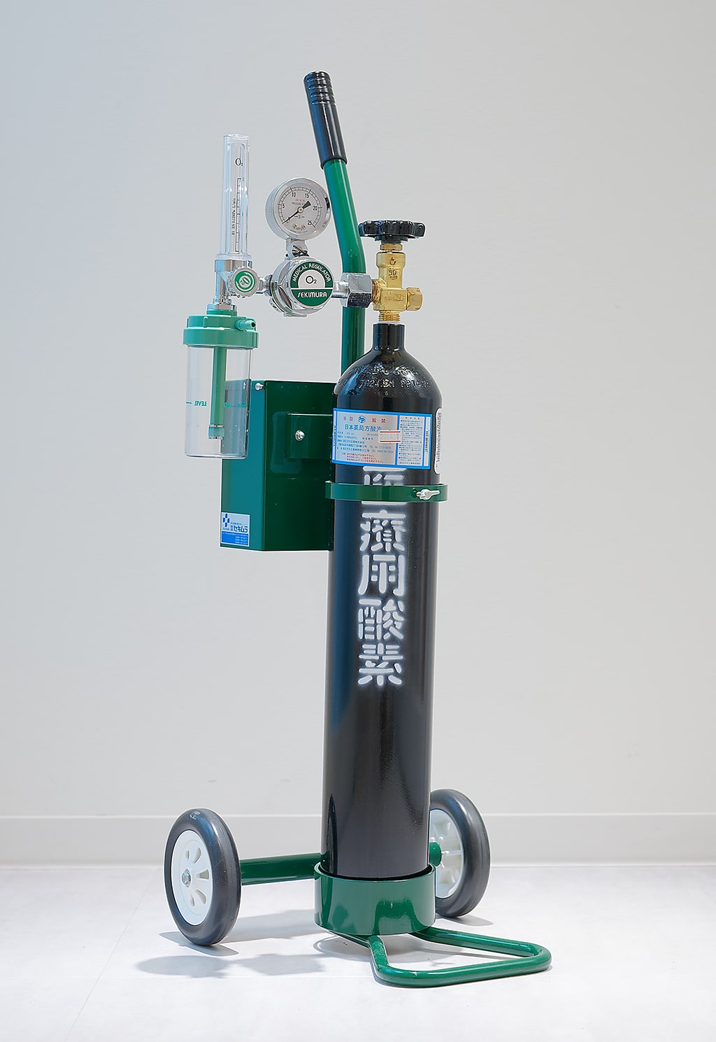 酸素ボンベ